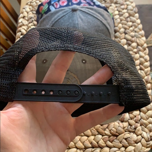 3 Hats - Golden State Warriors and MLB - Picture 12 of 13